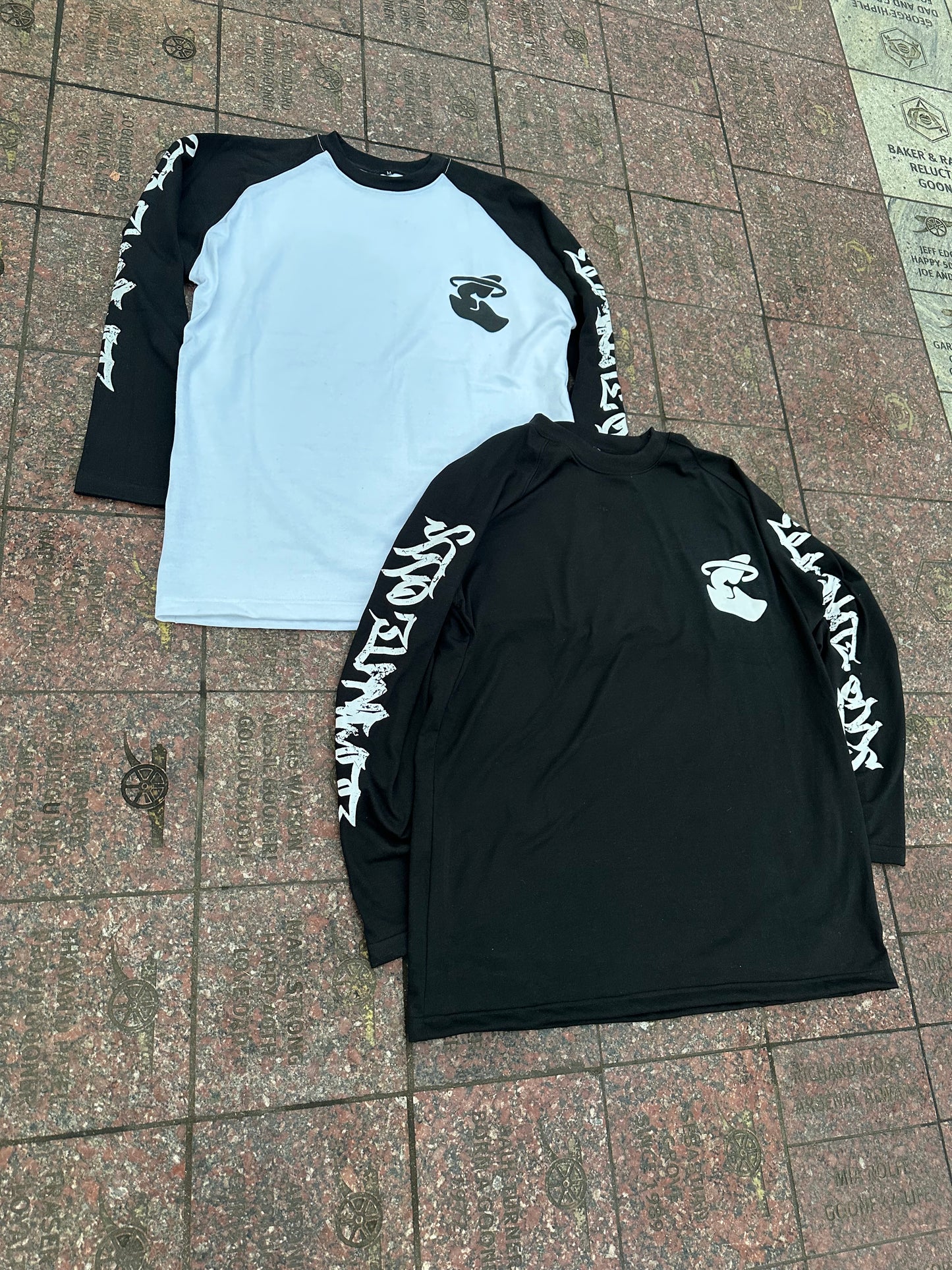BLACK & WHITE ELMNT LONGSLEEVE TEE